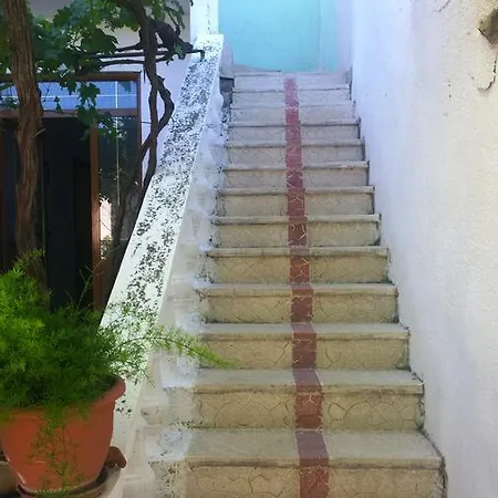Hostel Xharshe *